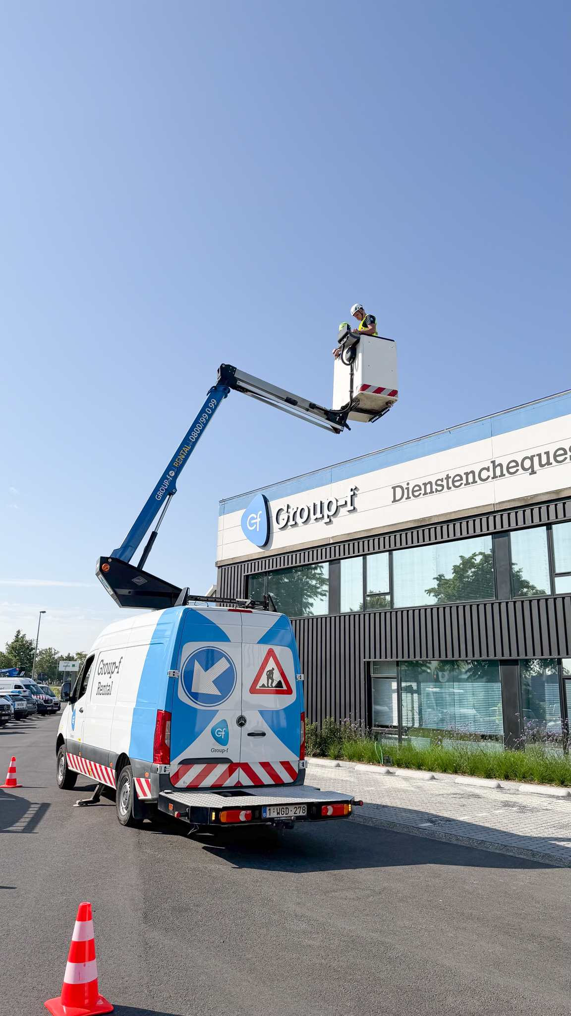 Hoogtewerker op bestelwagen